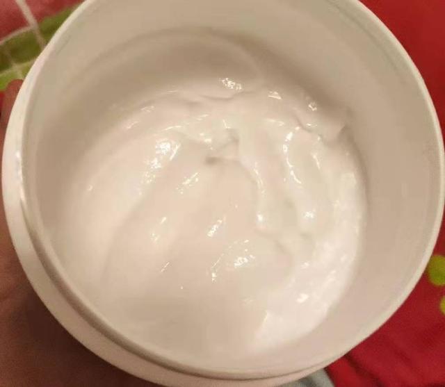 保湿效果好的护肤品排行榜，便宜又好用的5款保湿面霜（什么样的护肤品补水保湿效果好）