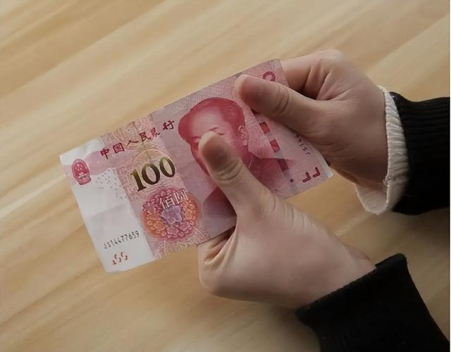 验钞机有哪些种类，验钞机的功能有哪些（银行的假钱都是哪来的）