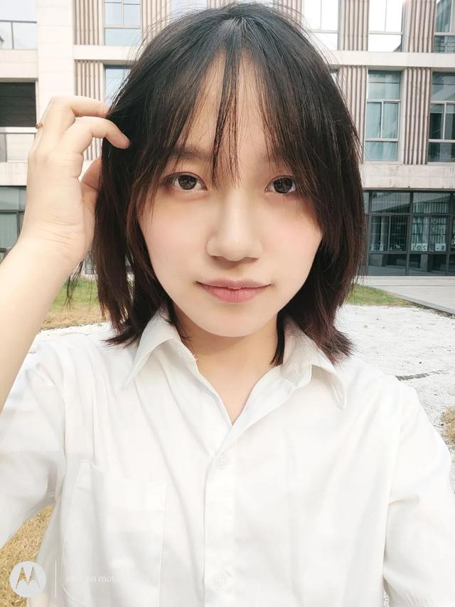 屏幕没坏但屏幕滑不动，vivo手机屏幕没坏但屏幕滑不动（只要5999元的moto刀锋折叠屏）