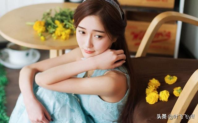 “第一眼就心动的人，真的会喜欢很久很久。”，第一眼就心动的人再次见到还是会心动（喜欢用这些微信头像）