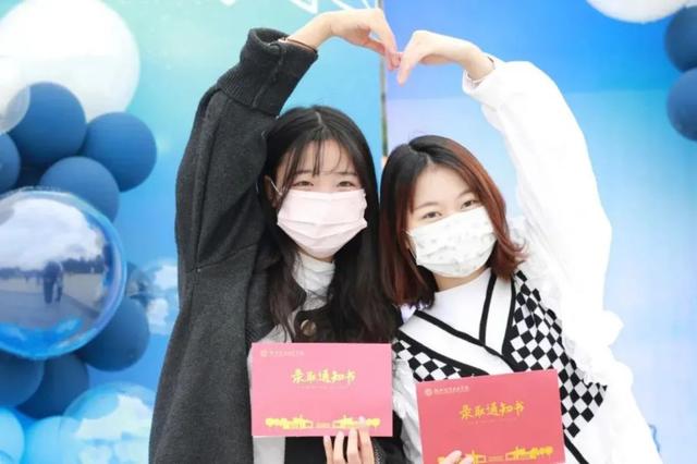 四川信息技术学院，2022年四川信息职业技术学院有哪些院系和专业（四川省高职院校入学当天美照曝光）