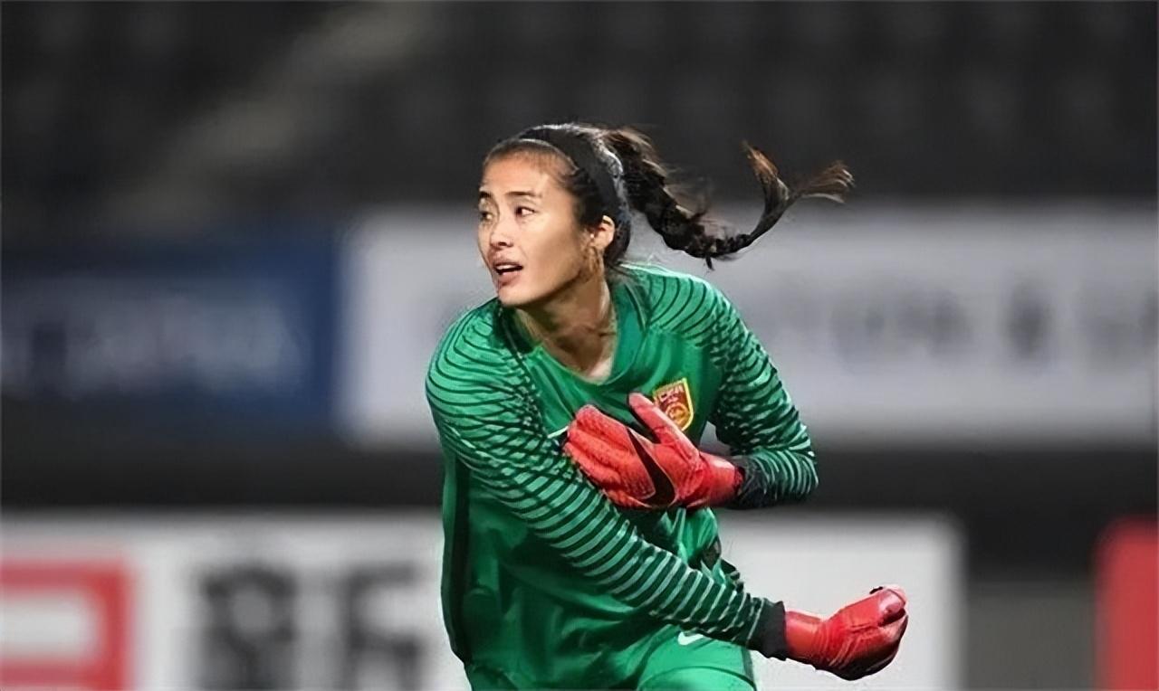 中国女足门将(女足最美门将赵丽娜) - 青木春