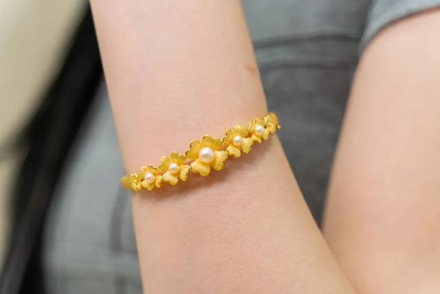 暇步士女鞋价格表，暇步士女鞋价格表和图片（贵友给你夏日不宅家的理由）