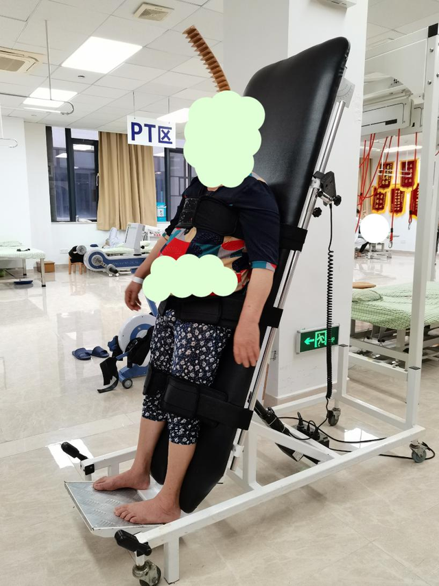 偏瘫手多久能恢复,偏瘫左手快速恢复方法(附分期康复方案)