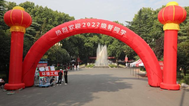 河南水利与环境职业学院，2021级河南水利与环境职业学院新生开学时间和入学指南及入学军训考试（河南水利与环境职业学院7000余名小萌新来啦）