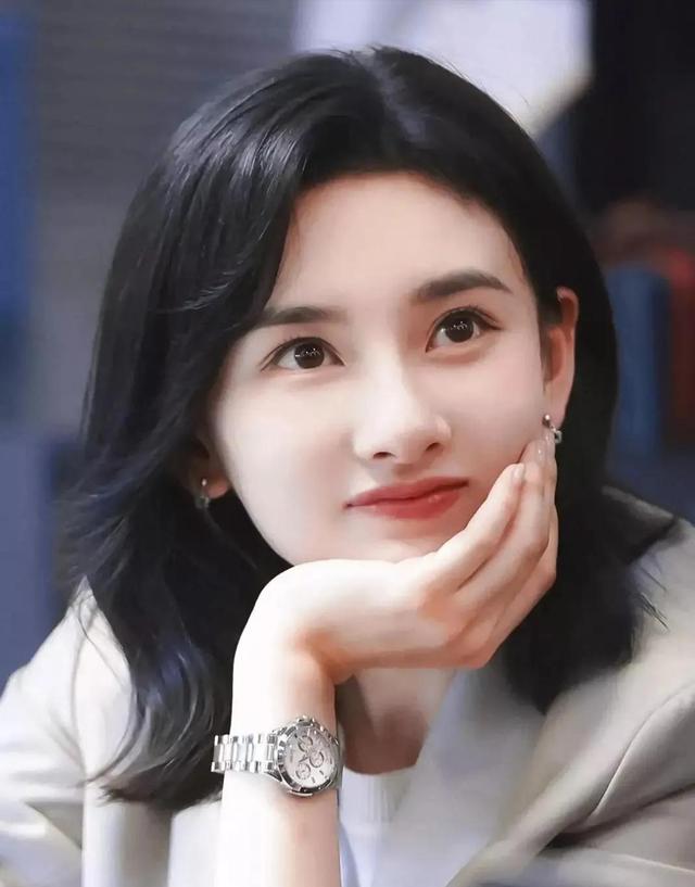 宋祖儿,被称为最美小哪吒,24岁,身高165,天津女孩,a型血,双子座.