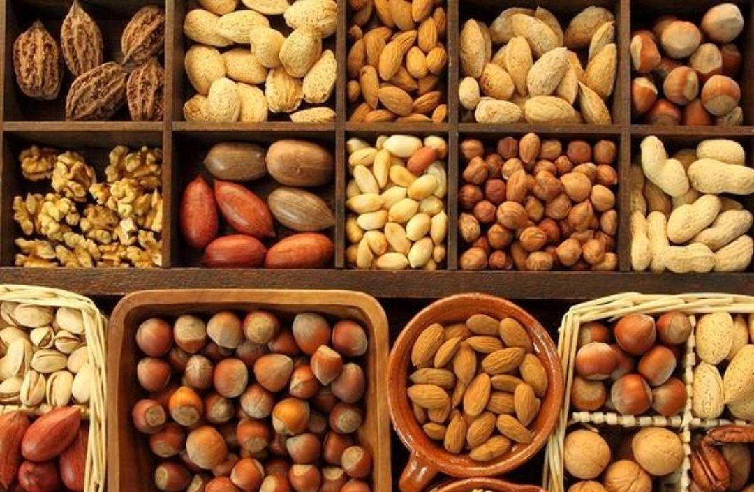 坚果是个好东西,吃坚果对身体有哪些好处?2种坚果要尽量要少吃-质信十