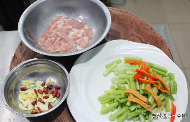 芹菜15种做法，芹菜的做法大全家常（清脆爽口超下饭）
