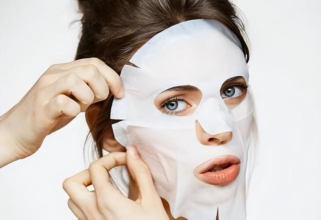 脸上闭口粉刺多怎么办，满脸都是闭口粉刺怎么办（今蝉护肤：闭口粉刺怎么去除）