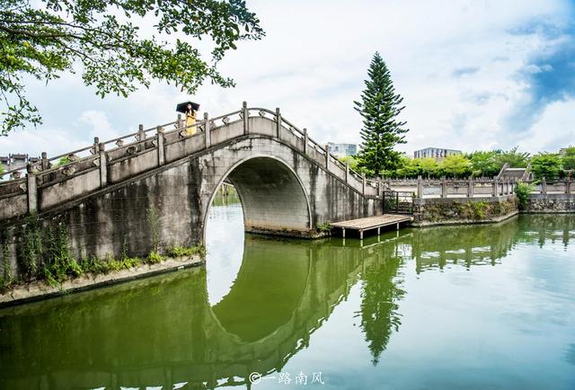 湛江是哪个省的城市，湛江是哪个省（广东和广西交界处有座湛江市）