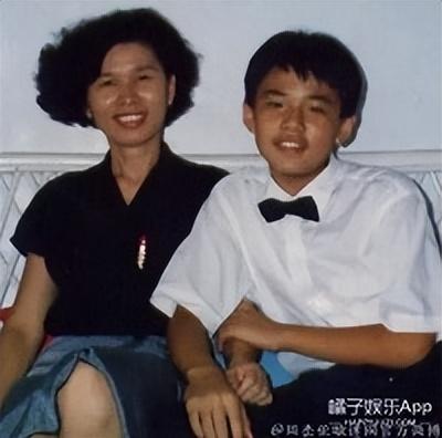 jayjay个人简介，Jay是谁介绍（周杰伦凭本事逆天改命—Jay人生境遇）