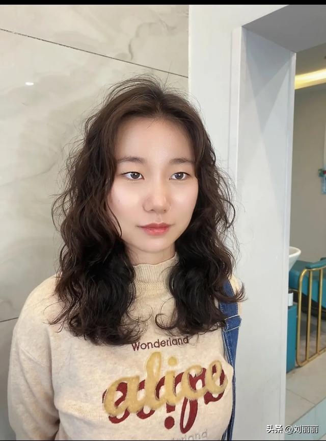 今年流行的发型女，今年流行的发型女30岁（最美15款送给大家）