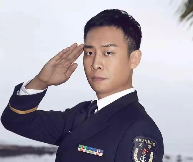 不仅名气大，军衔也高到吓人！这12个明星，个个一身正气堪称清流
