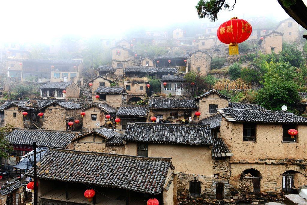 人称"小布达拉宫",它就是大汖古村,位于山西阳泉市盂县境内梁家寨