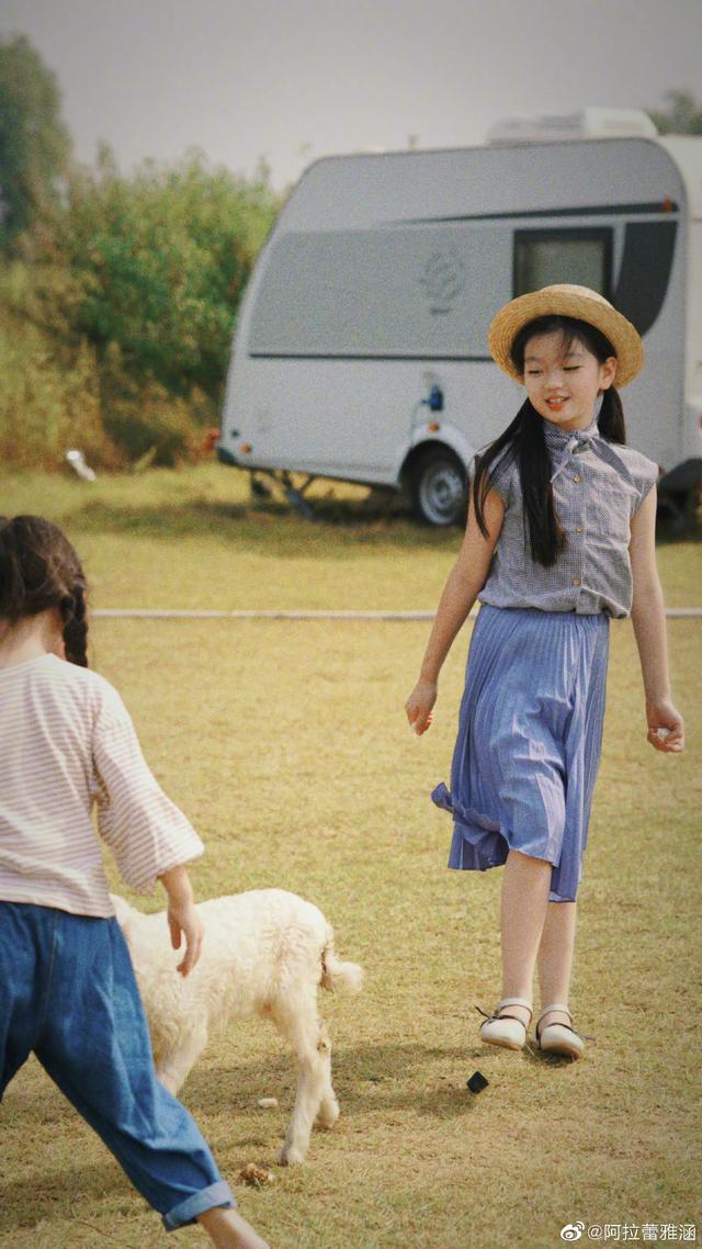 爸爸去哪儿阿拉蕾，爸爸去哪儿第五季董力阿拉蕾回归（还记得《爸爸去哪儿4》里的阿拉蕾吗）