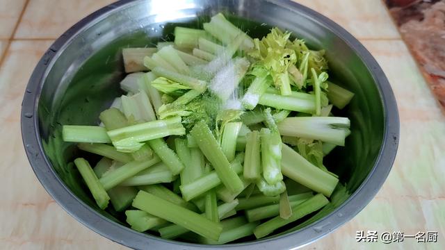芹菜15种做法，芹菜的做法大全家常（清脆爽口超下饭）