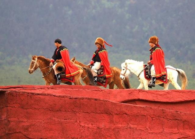 两个人去丽江5000够吗，一个人去丽江玩大概多少钱（云南丽江旅游自由行实用攻略）