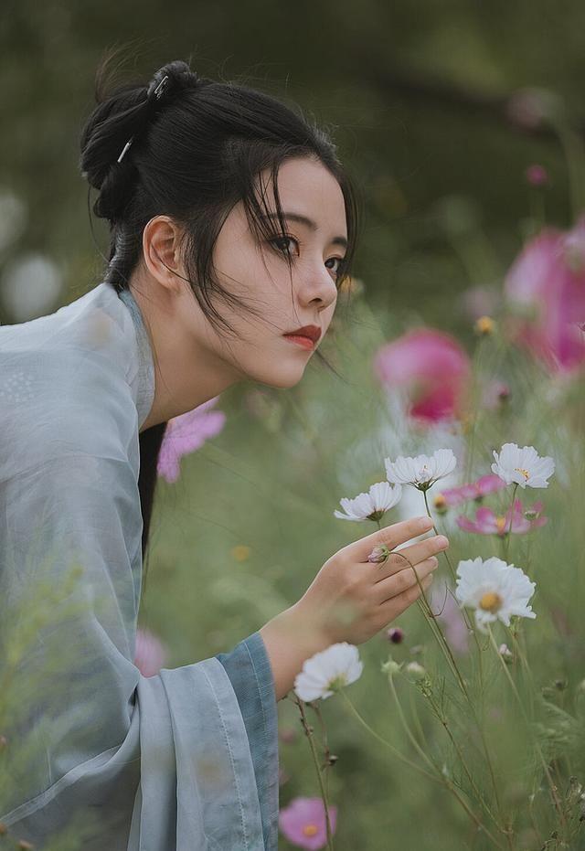 浪漫的爱情诗句，浪漫诗句（10句关于浪漫爱情的著名诗句）