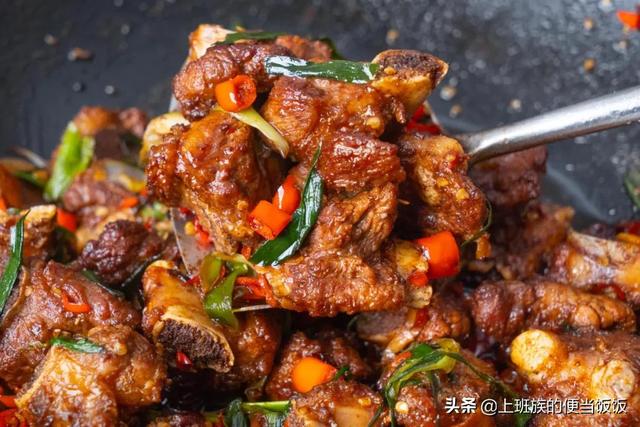 排骨怎么做才好吃，整块大排骨怎么做才好吃（排骨最香的做法）