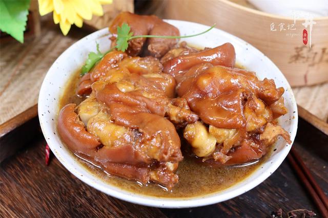 家常卤猪蹄的做法，家常卤猪蹄做法及配方（25分钟猪蹄酥烂味道香）