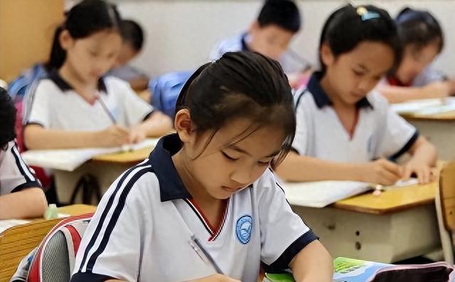 一年级入学年龄，教育部关于小学入学的年龄规定（一年级新生入学年龄有新调整）