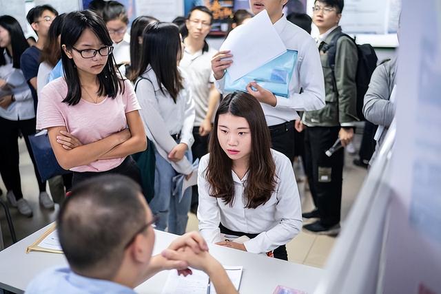 中专可以考小学教师资格证吗，中专学历可以考小学教师资格证吗（这3类人不允许报考教师资格证）