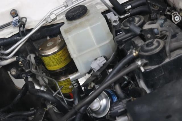 油压减震器，减震器原理图（搞来一辆“破烂不堪”的04年LC100）