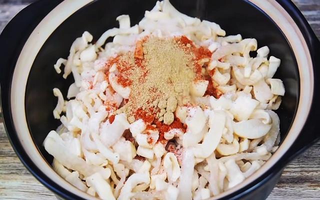 萝卜干的做法，萝卜干的做法视频（大厨：冬天腌萝卜干）