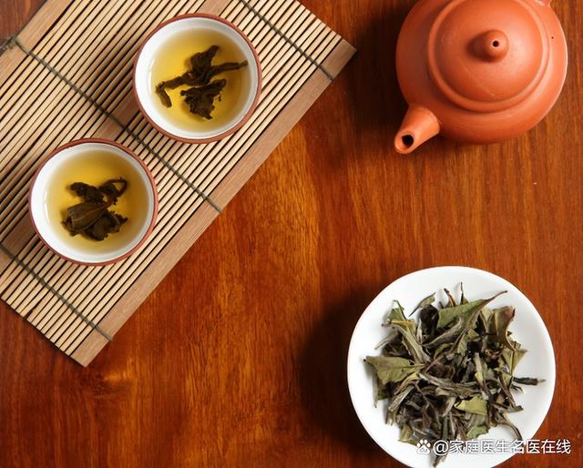 冷泡茶的喝法和好处，喝冷泡茶好吗（冷水VS热水泡茶哪个更好）