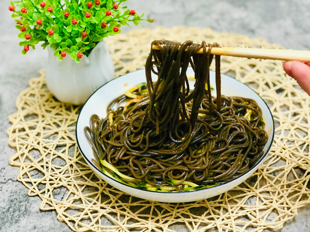 怎么自己做麻椒粉阿，自己怎么做麻辣粉（吃凉皮不如吃蕨根粉）