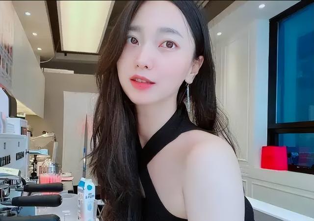 女明星自曝出轨事件，和老公好兄弟开房吸毒