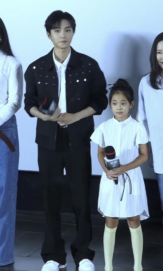 梅婷鄢颇有孩子吗，9岁女儿继承其美貌