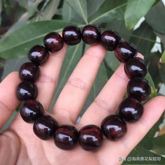 紫油梨和黄花梨的区别，紫油梨和黄花梨的区别图片（你知道缅甸黄花梨、老挝黄花梨、印度紫花梨吗）