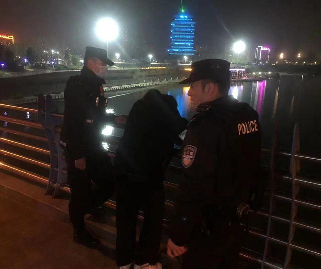 先进事迹怎么写，员工先进事迹怎么写（忠诚履职为平安——勉县公安局巡特警大队李靖同志先进事迹）