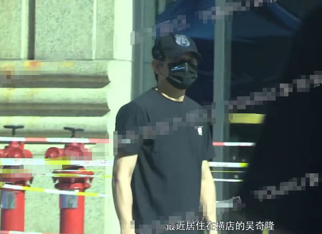 51岁吴奇隆到横店照顾妻儿？刘诗诗穿短袖训练，3岁儿子又长高了
