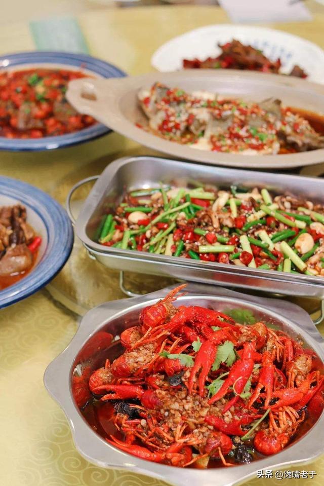 冰粉籽是什么植物，薜荔果怎么做凉粉（网友：不到天亮不回家）