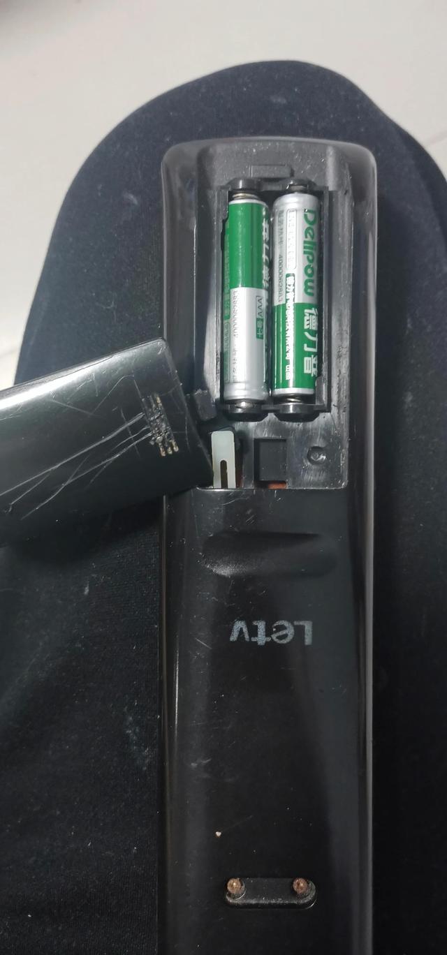 乐视电视遥控器，乐视智能电视机智能遥控器怎么用（乐视电视电池盖打不开怎么办）