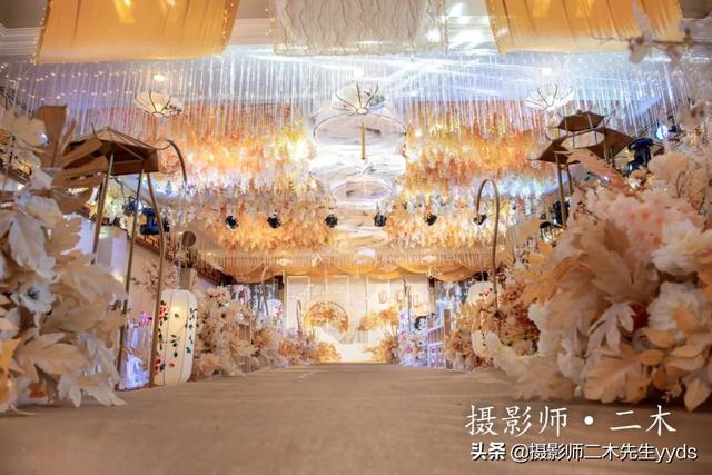 大雾四起 我在无人处爱你 云雾散尽 我爱你人尽皆知，大霆（随着秋天大雾的散尽）