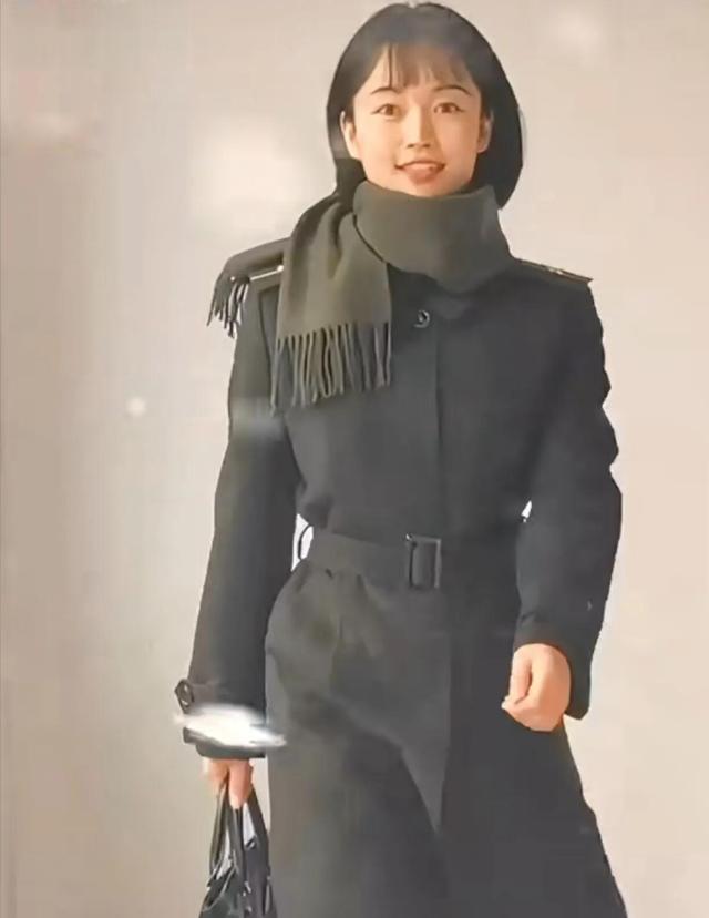 女兵军大衣图片