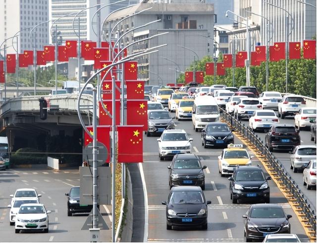 如何设置无钥匙进入功能，而国内却把它当成宝