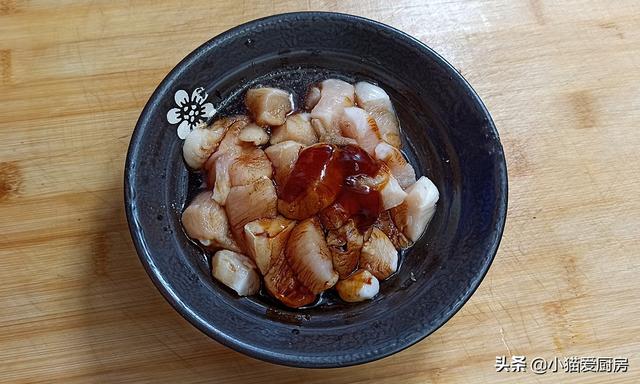 口蘑炒多久能熟，口蘑怎么炒（没想到鸡胸肉和口蘑一起炒这么好吃）