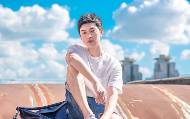 男生爱你的表现和特征，男生爱你的表现有哪些（男生喜欢你的五种表现）