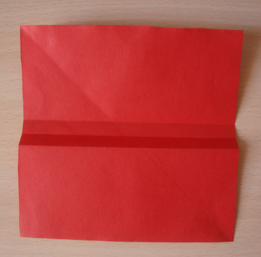 怎么用纸剪花朵，怎么用纸剪花朵视频（玫瑰花的折法）