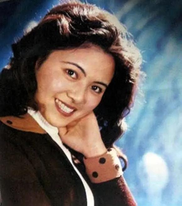 派演员,如饰演李涯的祖峰,饰演吴敬中的冯恩鹤,饰演陆桥山的吴刚等人