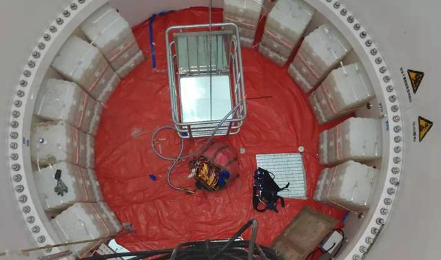 阻尼器的工作原理是什么，阻尼器的工作原理是什么呢（所有的高楼都在大风中摇曳）