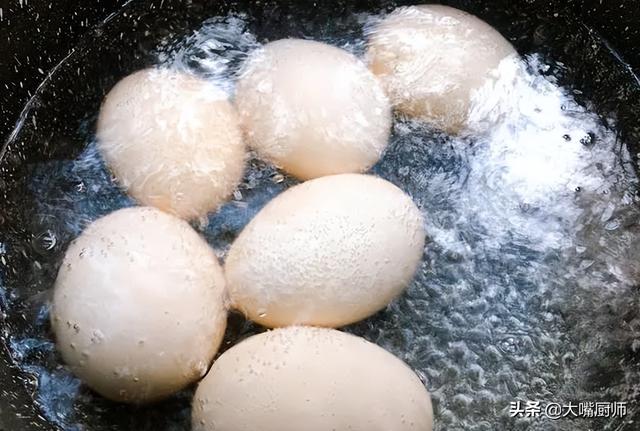 家常炖鸡蛋的做法，家常炖鸡蛋的做法视频（牢记4个技巧）