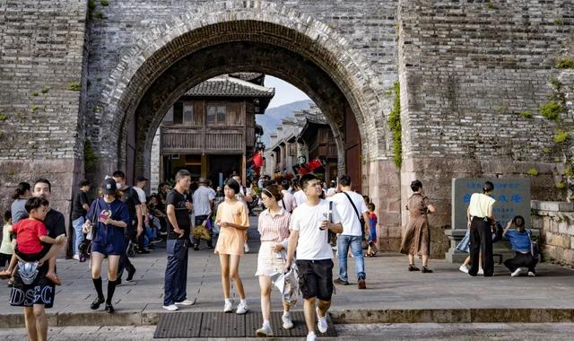 浙江临海旅游景点，台州临海附近的旅游景点推荐（人气排名浙江省第二的临海）