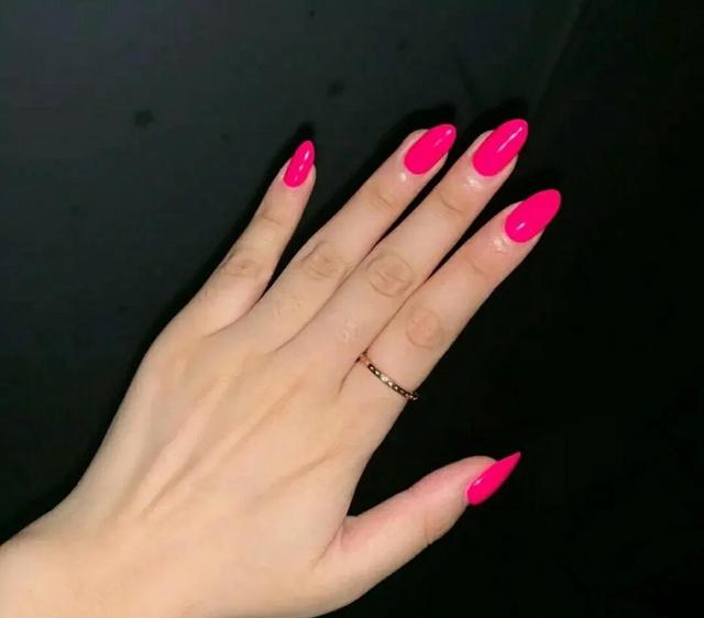 芭比美甲步骤，芭比美甲怎么卸掉（美甲♥芭比粉美甲）