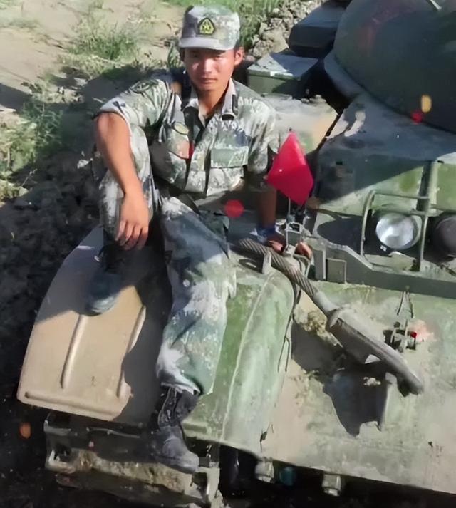 俯卧撑世界纪录，同样是吉尼斯世界纪录（单臂俯卧撑1分钟107个）