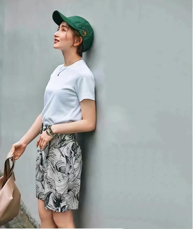 男士t恤穿搭，男生t恤太长怎么穿（对不起，那是你不会穿）